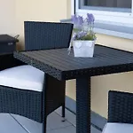 Inhome - Kueche - Tv - Parken - Balkon * Kirchberg an der Jagst