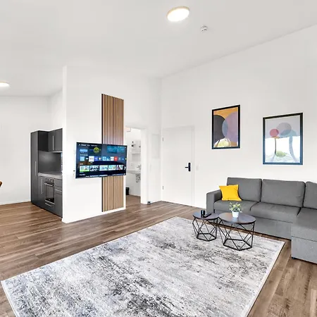 Inhome - Kueche - Tv - Parken - Balkon Appartement