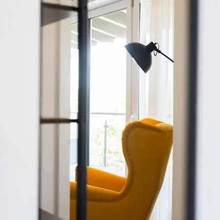 Inhome - Kueche - Tv - Parken - Balkon Appartement