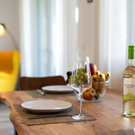 Appartement Inhome - Kueche - Tv - Parken - Balkon